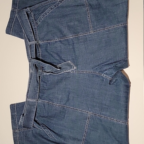 NWT Lane Bryant Chambray Belted Straight Leg Ankle Jeans Denim Pants Blue 26 - Picture 3 of 12